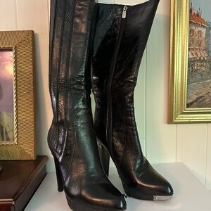 Elegant Black Leather Heeled Boots